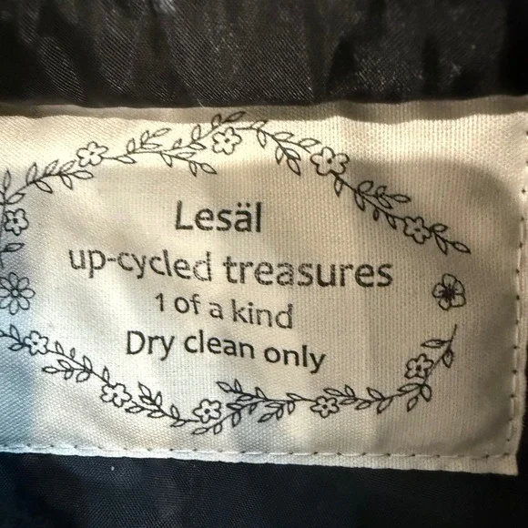 Lesal Upcycled Quilted Vest 2XL Olive Green Eagle Owl Beaded Bee Tapestry - Picture 6 of 8